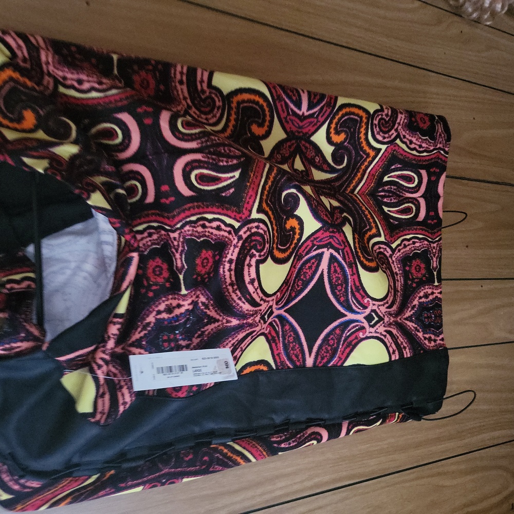 Bisou print new skirt large